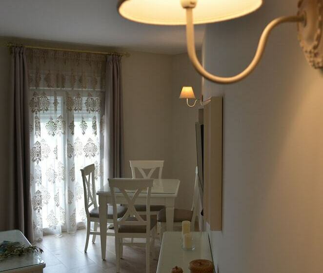 غرفة قياسية ثلاثية, Villa Olivar