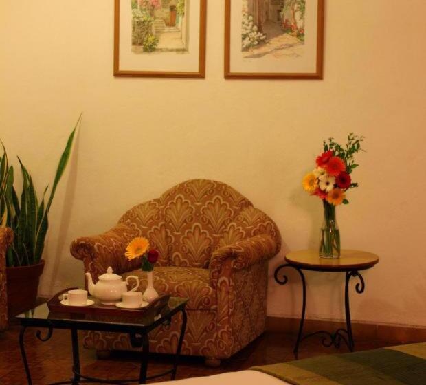 סוויטת ג'וניור, Konkan Crown Resort & Club