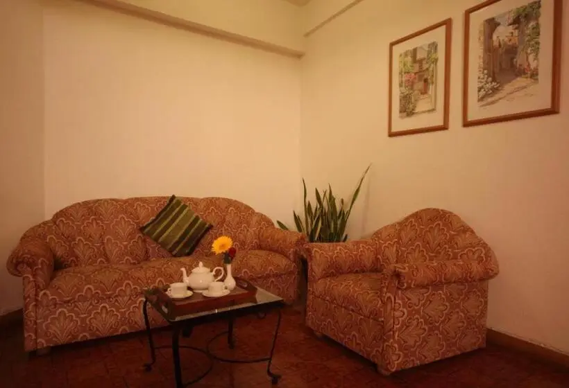 Juniorsviitti, Konkan Crown Resort & Club