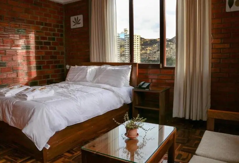 اتاق لوکس, Qhini Hotel Boutique