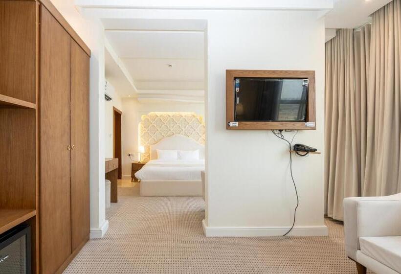 סוויטה, فندق افين