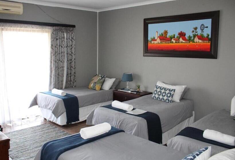 Quarto Familiar, Wild Medlar Accommodation & Venue