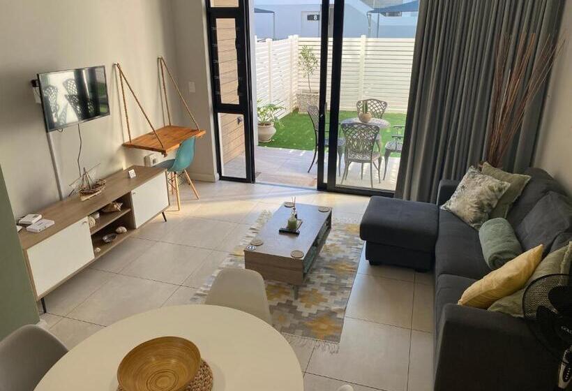 דירת חדר בקומת קרקע, Bellamare On 2nd