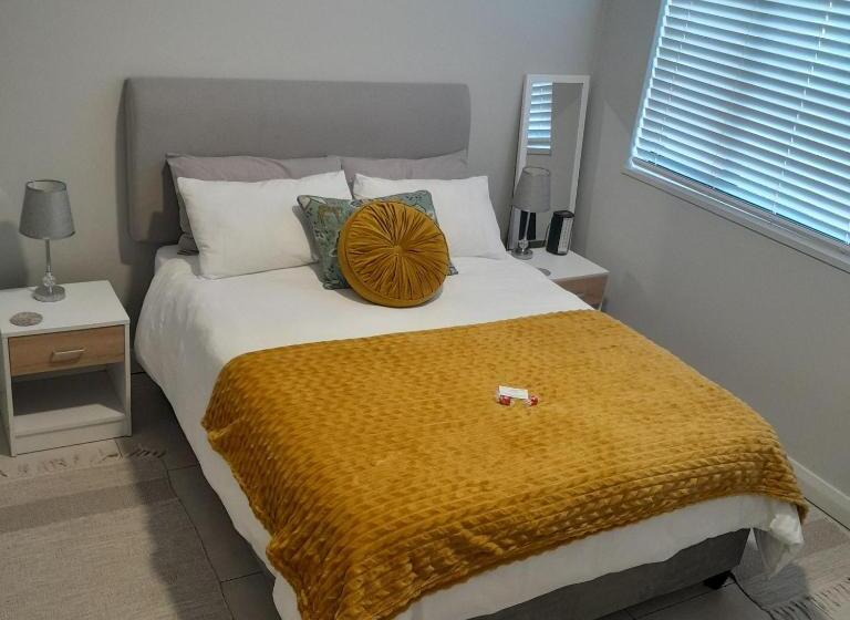 דירת חדר בקומת קרקע, Bellamare On 2nd