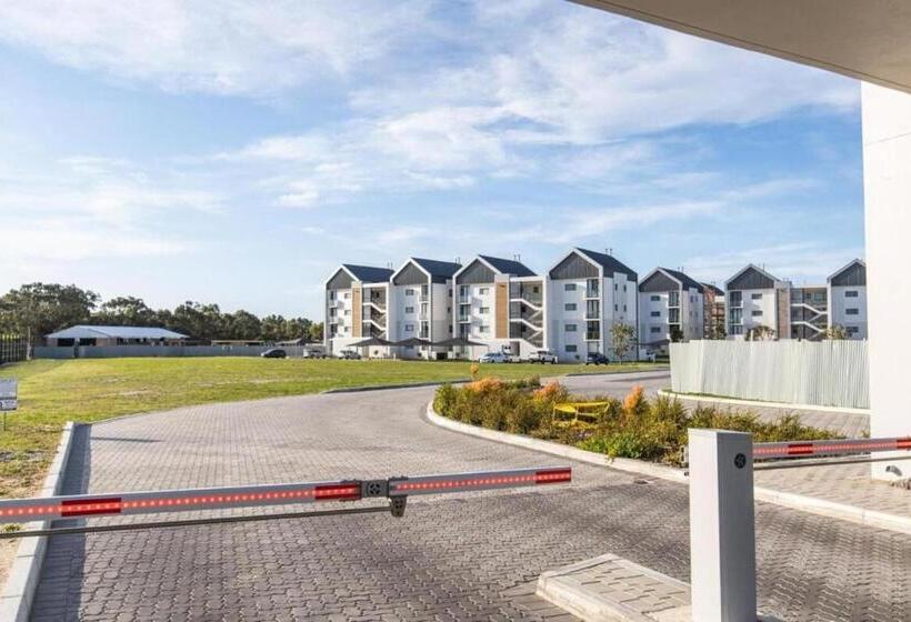 דירת חדר בקומת קרקע, Bellamare On 2nd