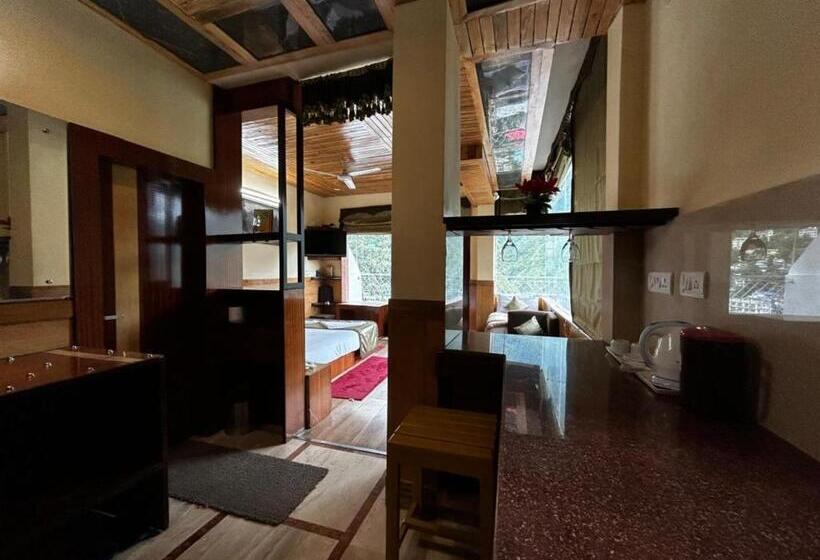豪华三人间, Goroomgo Hotel Gandhi S Paradise Dharamshala
