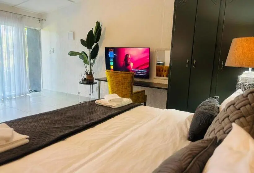 اتاق استاندارد, Room In Guest Room Busa House Self Catering Guest House
