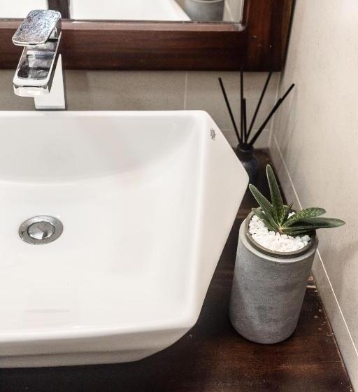 스탠다드 발코니 스튜디오, Abie Villa