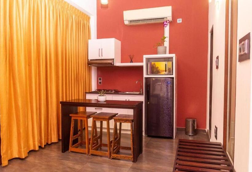 스탠다드 발코니 스튜디오, Abie Villa