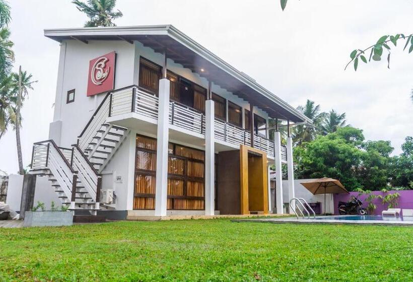 스탠다드 발코니 스튜디오, Abie Villa