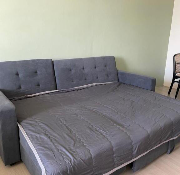 Студио Стандарт Вид на Бассейн, Getawayhub Roxy Sematan Beach Apartment