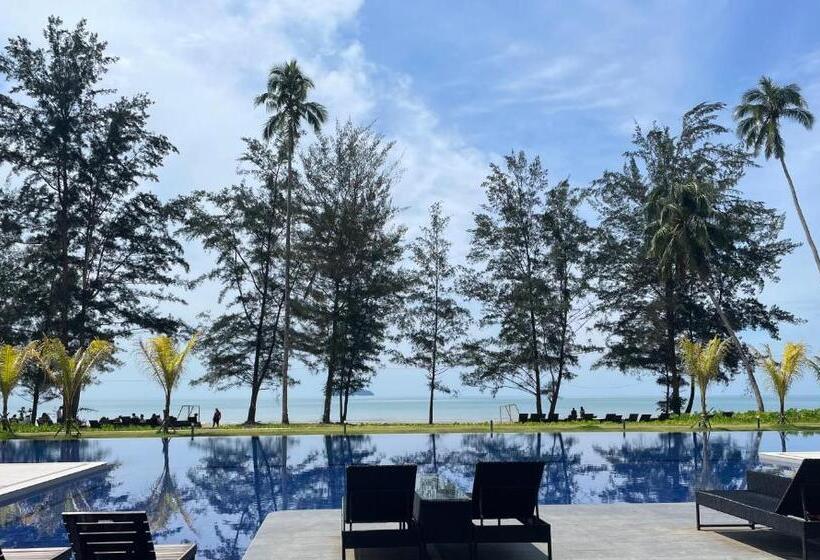 إستديو قياسى مطل على حمام السباحة, Getawayhub Roxy Sematan Beach Apartment