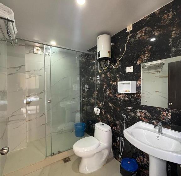 豪华房间, Asian Openbill