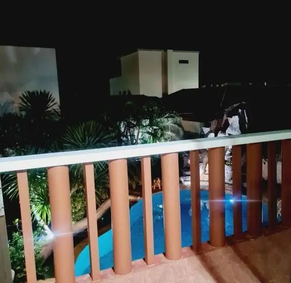 ファミリールーム, Poo Villa Rawai