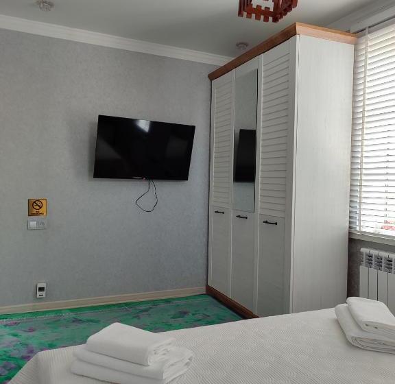 اتاق اکونومی, The Oldman House