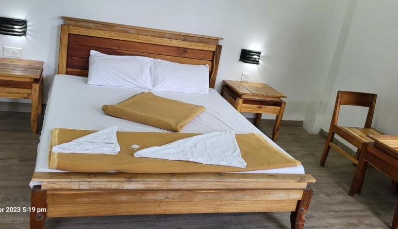 חדר סטנדרט נוף להרים, Gv Vattavada Resorts