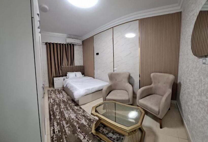 اتاق اکونومی, Passant