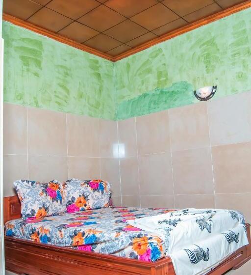 استودیوی استاندارد, Le Panini Hôtel Auberge