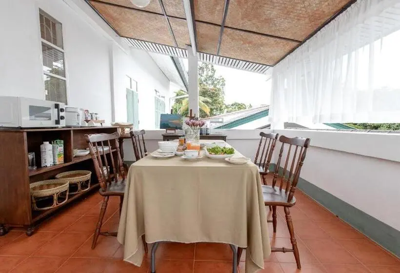 اتاق خانوادگی, Shinophat S House บ้านชิโนภาส เชียงราย