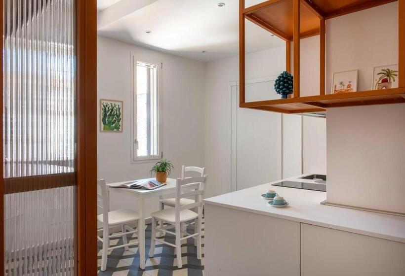 اتاق لوکس با بالکن, Canceddi Rooms & Terrace