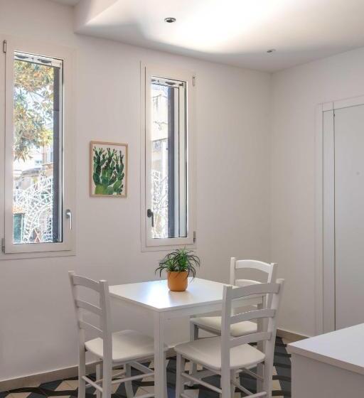 اتاق لوکس با بالکن, Canceddi Rooms & Terrace