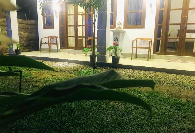 Номер Стандарт Вид на Сад, Chamara Inn