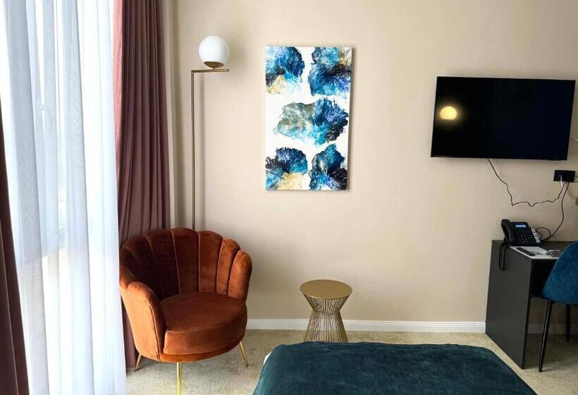 غرفة قياسية, Ambar