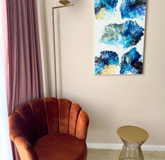 غرفة قياسية, Ambar