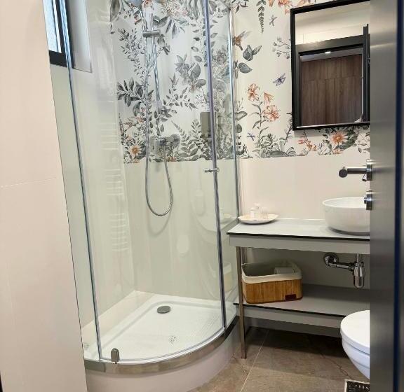 غرفة ديلوكس, Ambar