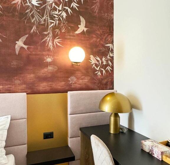 غرفة ديلوكس, Ambar