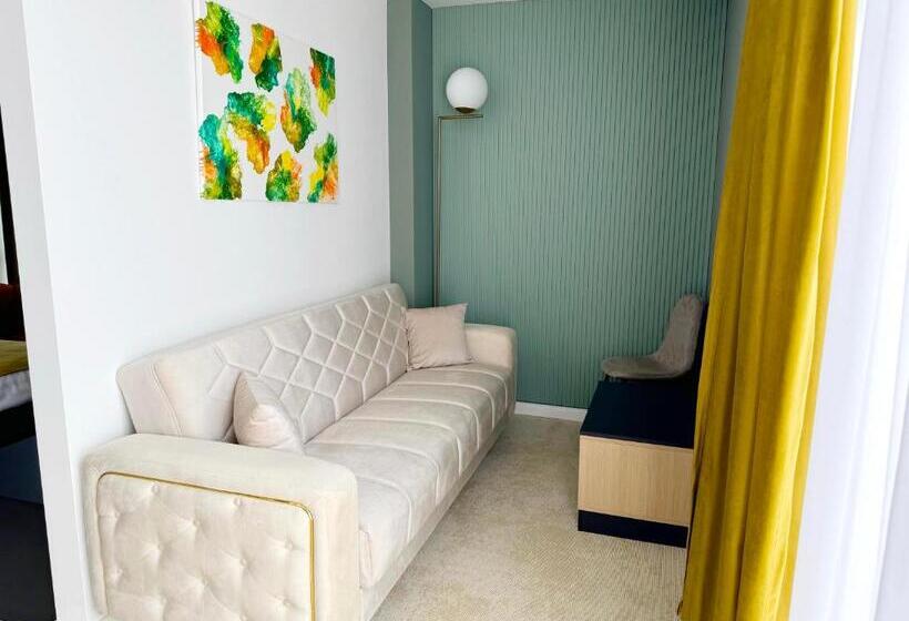 جناح مزود بتراس, Ambar