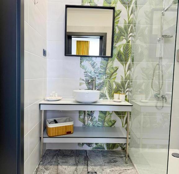 جناح مزود بتراس, Ambar