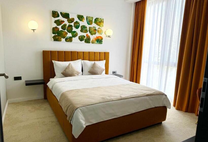 شقة غرفة واحدة, Ambar