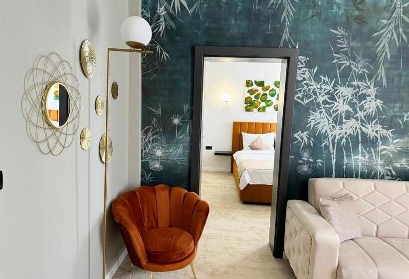 شقة غرفة واحدة, Ambar