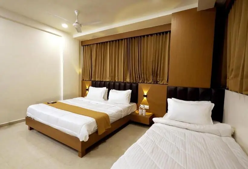 Executive Kolmen Hengen Huone, Shivansh
