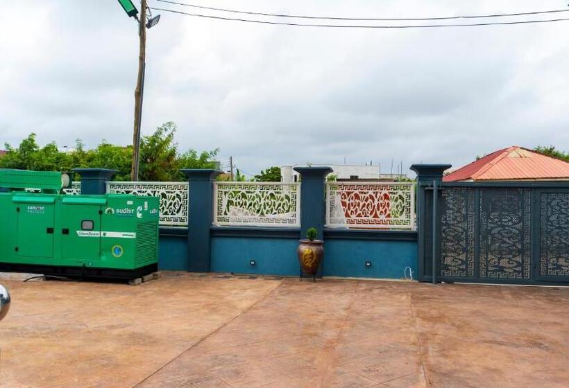 2 Bedroom Deluxe Apartment, Opheboat Villa And Cuisine Services