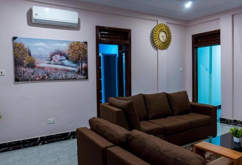 2 Bedroom Deluxe Apartment, Opheboat Villa And Cuisine Services