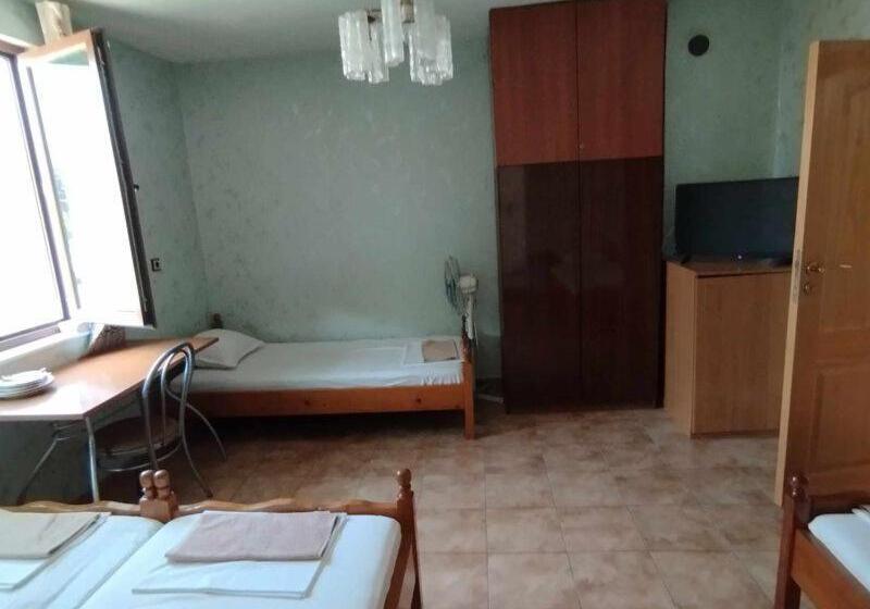 Четырехместный Номер Стандарт, къща за гости дом попови черноморец