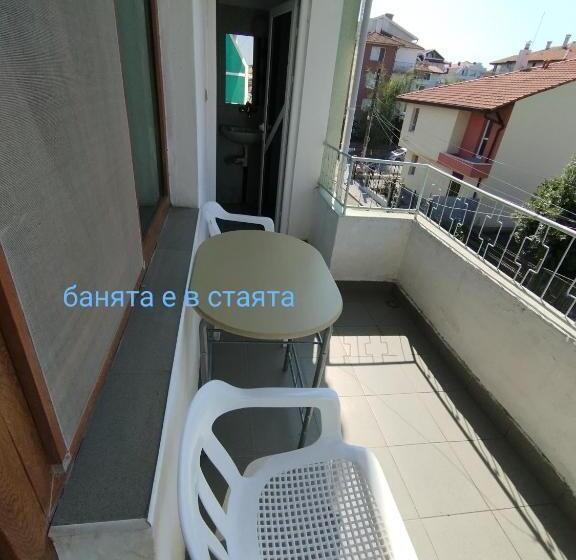 Номер Стандарт Трехместный, къща за гости дом попови черноморец