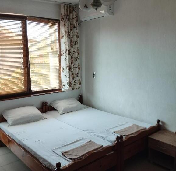 Трехместный Номер Стандарт с Балконом, къща за гости дом попови черноморец