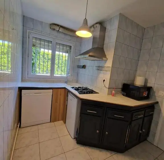 浴室共有ファミリールーム, 3 Cosy Bedrooms House With 4 Beds Near Paris