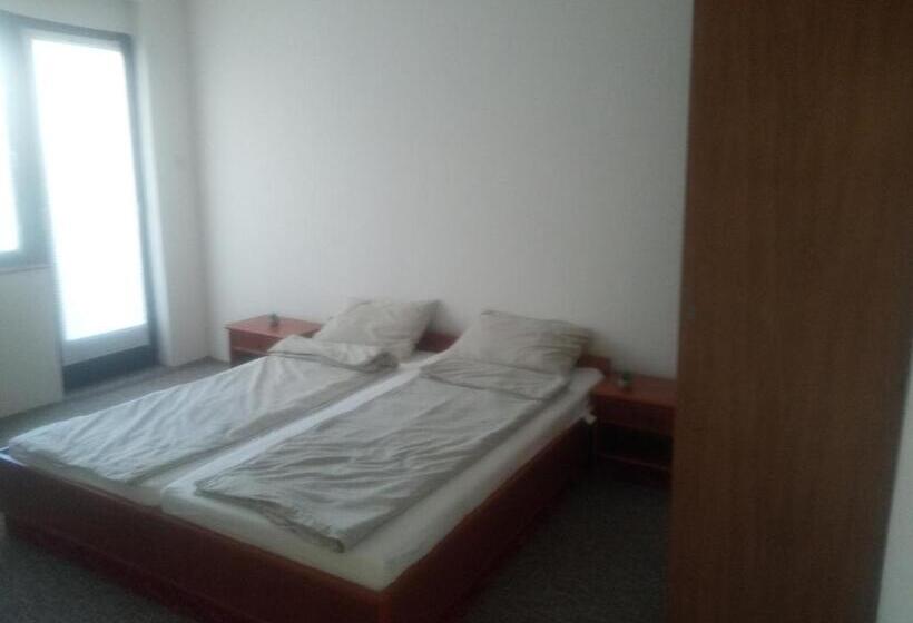 اتاق استاندارد, Apartman 1