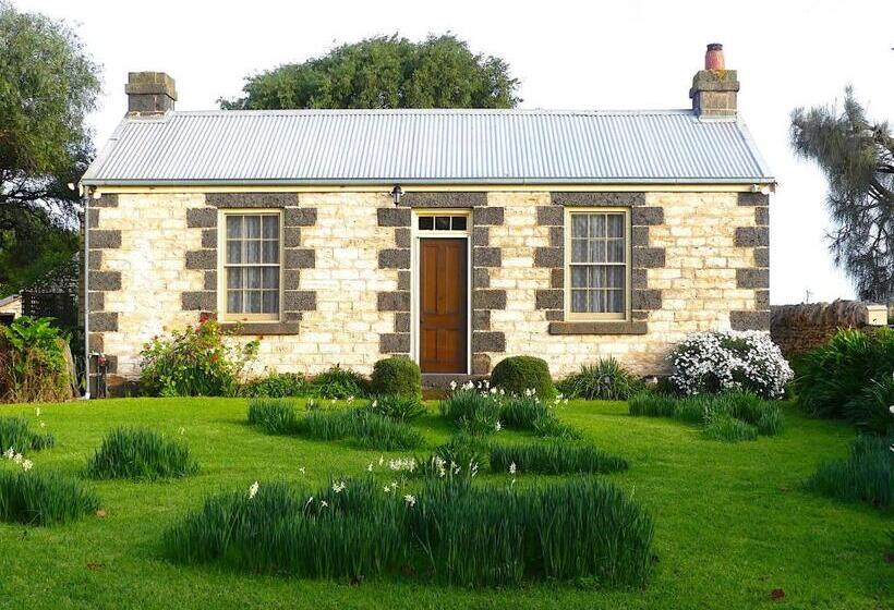 منزل غرفتين نوم, Cherry Plum Cottages