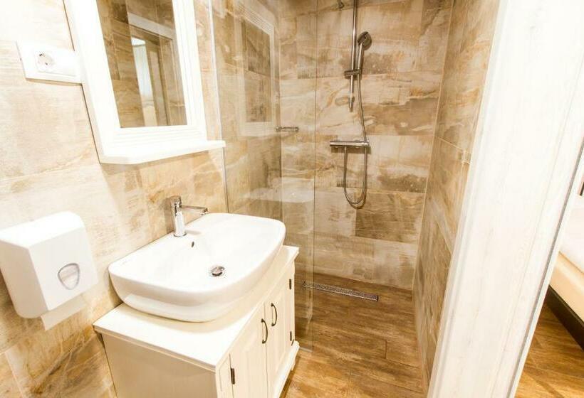 اتاق استاندارد, Hostel Hildegarden