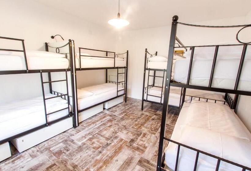 اتاق خانوادگی با سرویس بهداشتی مشترک, Hostel Hildegarden