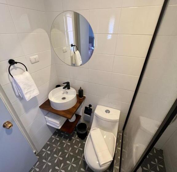 غرفة قياسية رباعية, Florencia