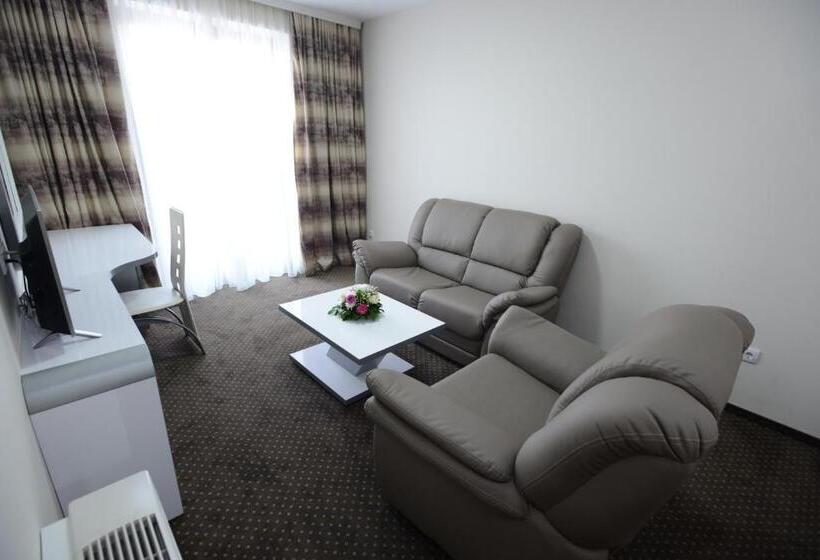 اتاق خانوادگی, Garni Hotel Hollywoodland Wellness & Aquapark