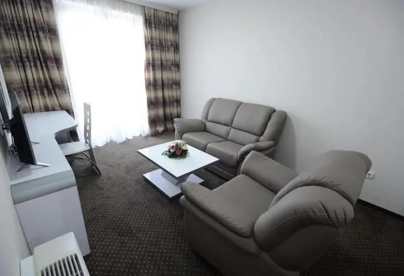 اتاق خانوادگی, Garni Hotel Hollywoodland Wellness & Aquapark