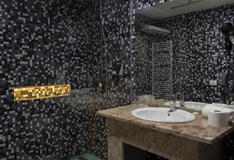 اتاق خانوادگی, Garni Hotel Hollywoodland Wellness & Aquapark