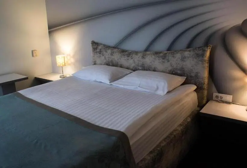 سوییت, Garni Hotel Hollywoodland Wellness & Aquapark